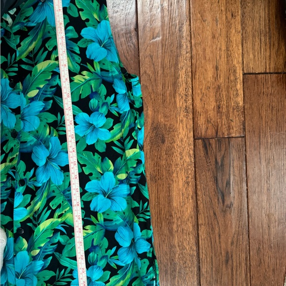 Floral Sleeveless Top - Green - Picture 8 of 9